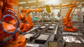 Robot mata a hombre tras confundirlo con una caja: Fue aplastado contra una cinta Robot mata a hombre tras confundirlo con una caja: Fue aplastado contra una cinta