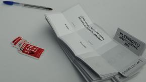 Una persona detenida en Lota por fotografiar el voto Una persona detenida en Lota por fotografiar el voto