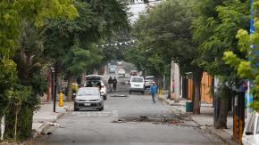 Con disparos y fuegos artificiales: Sujetos dificultaron acceso de Carabineros al sitio de homicidio en Pedro Aguirre Cerda Con disparos y fuegos artificiales: Sujetos dificultaron acceso de Carabineros al sitio de homicidio en Pedro Aguirre Cerda