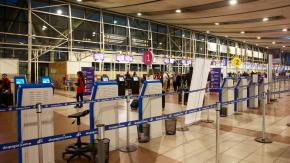 Aviones sin niños: aerolínea implementa una zona sólo para mayores de 16 años