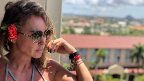 "Ya eres muy mayor": La aplaudida respuesta de Eva Gómez a desubicado comentario por posar en bikini a sus 52 años "Ya eres muy mayor": La aplaudida respuesta de Eva Gómez a desubicado comentario por posar en bikini a sus 52 años