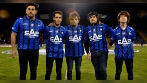 "Cuando salga el 'Huachi' campeón": Fanáticos de Los Bunkers esperan concierto gratuito en Talcahuano tras 'promesa' "Cuando salga el 'Huachi' campeón": Fanáticos de Los Bunkers esperan concierto gratuito en Talcahuano tras 'promesa'