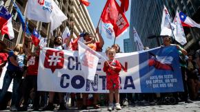 Opción "En Contra" triunfa en el Plebiscito 2023: Ciudadanía rechaza por segunda vez una nueva Constitución Opción "En Contra" triunfa en el Plebiscito 2023: Ciudadanía rechaza por segunda vez una nueva Constitución