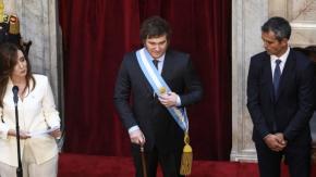 Milei a quienes critican su decreto: “Algunos por sadismo y otros por corruptos quieren mantener encadenados a los argentinos” Milei a quienes critican su decreto: “Algunos por sadismo y otros por corruptos quieren mantener encadenados a los argentinos”