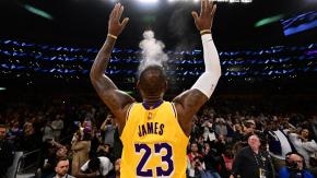 LeBron James bate un récord con su vigésima participación en el Juego de las Estrellas de la NBA LeBron James bate un récord con su vigésima participación en el Juego de las Estrellas de la NBA