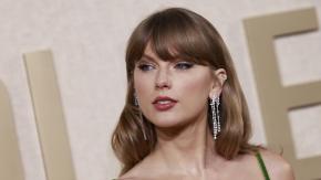 Un gesto que lo dijo todo: La reacción de Taylor Swift tras broma del anfitrión de los Globos de Oro Un gesto que lo dijo todo: La reacción de Taylor Swift tras broma del anfitrión de los Globos de Oro