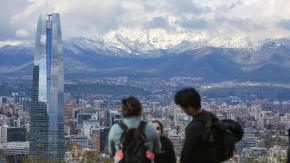 Chile fuera del top 15: Sólo un país de Sudamérica destacó en ranking de países más seguros para viajar Chile fuera del top 15: Sólo un país de Sudamérica destacó en ranking de países más seguros para viajar