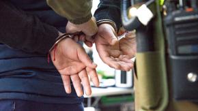 Puente Alto: detienen a cuatro sujetos tras chocar con patrullla de Carabineros