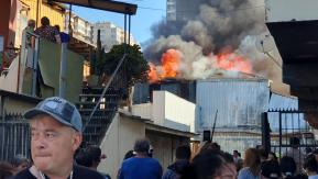 Incendio en centro de Viña del Mar: Los videos que muestran la emergencia