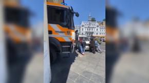 Indignante: Vehículo bloquea salida de un carro de Bomberos que se dirigía a un rescate en Valparaíso