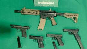 Una persona es detenida en grabación de video musical en Quinta Normal: portaban pistolas y un fusil Una persona es detenida en grabación de video musical en Quinta Normal: portaban pistolas y un fusil