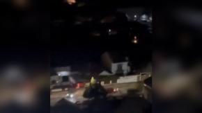 Captan violenta encerrona en San Miguel: delincuentes intentan atropellar a conductor tras robarle el auto Captan violenta encerrona en San Miguel: delincuentes intentan atropellar a conductor tras robarle el auto