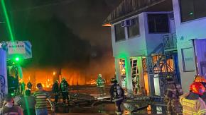 Incendio en Estación Central: Cerca de 15 buses afectados Incendio en Estación Central: Cerca de 15 buses afectados