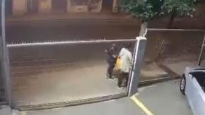 Caminando junto a una mujer: revelan nuevos videos que muestran a Anahí Espíndola antes de su desaparición Caminando junto a una mujer: revelan nuevos videos que muestran a Anahí Espíndola antes de su desaparición