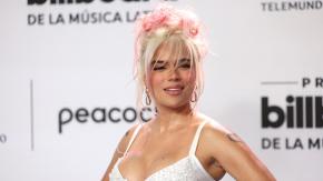 Karol G muestra foto de su bozo sin depilar en redes sociales y sus fans la elogian Karol G muestra foto de su bozo sin depilar en redes sociales y sus fans la elogian