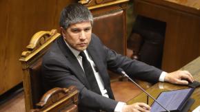 Pensiones de gracia: Las dudas jurídicas de La Moneda para revocar el beneficio