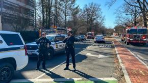 Aviador estadounidense se prende fuego frente a embajada de Israel en Washington Aviador estadounidense se prende fuego frente a embajada de Israel en Washington