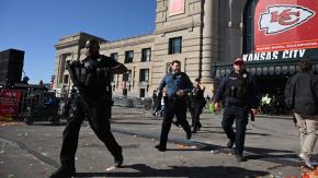 Un muerto y 9 heridos tras tiroteo en desfile de celebración del Super Bowl en Estados Unidos Un muerto y 9 heridos tras tiroteo en desfile de celebración del Super Bowl en Estados Unidos