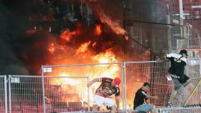 "Amerita un antes y un después": Gobierno informa de hincha con ventilación mecánica y 15 detenidos tras partido de Colo Colo