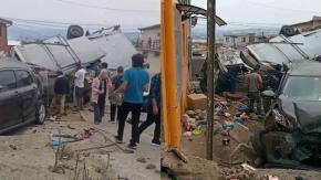 Reportan grave accidente en Cerro Cordillera de Valparaíso: camión terminó volcado en patio de una casa Reportan grave accidente en Cerro Cordillera de Valparaíso: camión terminó volcado en patio de una casa