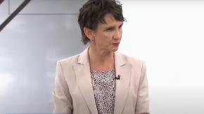 Ministra Carolina Tohá anuncia que 27 pensiones de gracia quedarán sin efecto Ministra Carolina Tohá anuncia que 27 pensiones de gracia quedarán sin efecto
