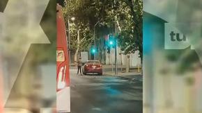 Conductor de bus Red registró momento exacto en que hombre comenzó a disparar en plena Alameda Conductor de bus Red registró momento exacto en que hombre comenzó a disparar en plena Alameda