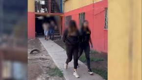 Detienen a pareja acusada de robo con violación a mujeres en Santiago: Se hacían pasar por taxistas Detienen a pareja acusada de robo con violación a mujeres en Santiago: Se hacían pasar por taxistas