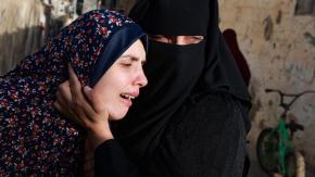 "¿Quién me llamará madre ahora?": El lamento de una mujer que perdió a sus bebés tras bombardeo de Israel a Gaza "¿Quién me llamará madre ahora?": El lamento de una mujer que perdió a sus bebés tras bombardeo de Israel a Gaza