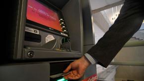 Error de cajero automático entrega millones a los clientes Error de cajero automático entrega millones a los clientes