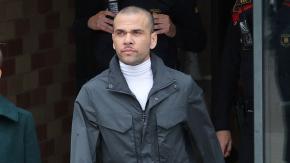 Las primeras imágenes de Dani Alves saliendo de la cárcel: experto analizó su lenguaje corporal Las primeras imágenes de Dani Alves saliendo de la cárcel: experto analizó su lenguaje corporal