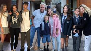 De Daniela Aránguiz a Gala Caldirola: Famosos comparten tiernas postales del primer día de clases de sus hijos De Daniela Aránguiz a Gala Caldirola: Famosos comparten tiernas postales del primer día de clases de sus hijos