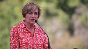 “No nos vamos a venir a hacer los vírgenes”: Alcaldesa Matthei insiste en críticas por elecciones en dos días “No nos vamos a venir a hacer los vírgenes”: Alcaldesa Matthei insiste en críticas por elecciones en dos días