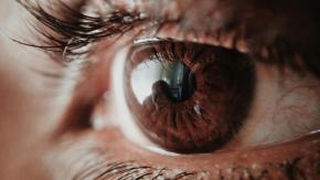 ¿Debes preocuparte? Experto explica por qué te tiembla el ojo ¿Debes preocuparte? Experto explica por qué te tiembla el ojo