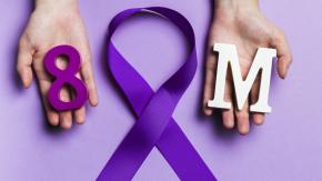 Día Internacional de la Mujer: ¿Por qué se utiliza un lazo morado en el 8M? Día Internacional de la Mujer: ¿Por qué se utiliza un lazo morado en el 8M?