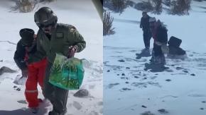 Así fue el rescate de Carabineros a una pareja de adultos mayores que quedaron aislados en la nieve Así fue el rescate de Carabineros a una pareja de adultos mayores que quedaron aislados en la nieve