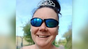 Sobreviviente de cáncer de mama correrá maratón de Londres en topless para borrar estigma de mastectomía Sobreviviente de cáncer de mama correrá maratón de Londres en topless para borrar estigma de mastectomía
