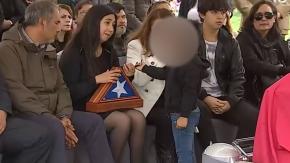 El conmovedor momento entre la viuda de Emmanuel Sánchez y el hijo de ambos El conmovedor momento entre la viuda de Emmanuel Sánchez y el hijo de ambos