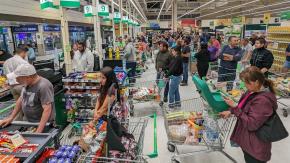 A qué hora cierran los supermercados este martes y miércoles por el feriado del 1 de mayo A qué hora cierran los supermercados este martes y miércoles por el feriado del 1 de mayo