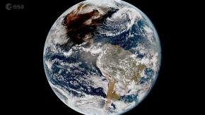 Imágenes satelitales muestran cómo se vio el eclipse solar total desde el espacio Imágenes satelitales muestran cómo se vio el eclipse solar total desde el espacio