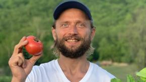Condenan a 8 años de cárcel a influencer vegano que dejó morir a su hijo: aseguró que “se alimentaba del sol” Condenan a 8 años de cárcel a influencer vegano que dejó morir a su hijo: aseguró que “se alimentaba del sol”