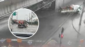 Lluvias en la zona central: Socavón se produce en Quilicura y provoca corte de tránsito Lluvias en la zona central: Socavón se produce en Quilicura y provoca corte de tránsito