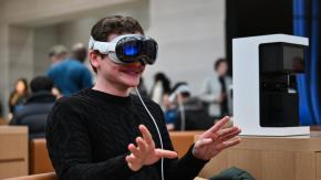 ¿Y Chile? Los países donde Apple estaría preparando el desembarco de sus gafas Vision Pro ¿Y Chile? Los países donde Apple estaría preparando el desembarco de sus gafas Vision Pro