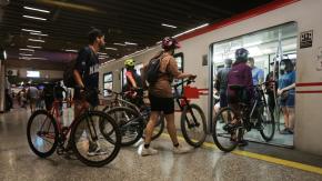 ¡Atención, ciclistas!: Medida que permite llevar la bicicleta en el Metro se extiende a feriados ¡Atención, ciclistas!: Medida que permite llevar la bicicleta en el Metro se extiende a feriados