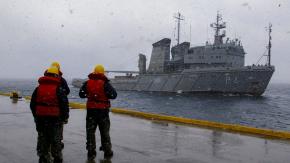 Armada Argentina informa que su personal ya se trasladó a Magallanes para remover los paneles en territorio chileno