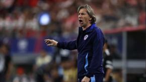Ricardo Gareca no podrá dirigir a Chile ante Canadá: Fue castigado por atraso en partido ante Argentina