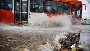 Decretan alarma meteorológica en varias regiones por lluvia “intensa en corto periodo de tiempo” 