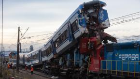 Qué se sabe del impactante choque de trenes en San Bernardo: hay dos fallecidos y uno de los 9 heridos se encuentra en la UCI