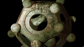 Cinco objetos extraños que siguen desconcertando a los arqueólogos