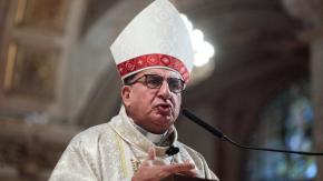“Es inhumano”: Arzobispo de Santiago critica proyectos de aborto y eutanasia anunciados por Boric en Cuenta Pública “Es inhumano”: Arzobispo de Santiago critica proyectos de aborto y eutanasia anunciados por Boric en Cuenta Pública