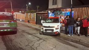 Delincuentes impactan contra tres casas en Puente Alto tras robar vehículo: dos menores de edad fueron detenidos